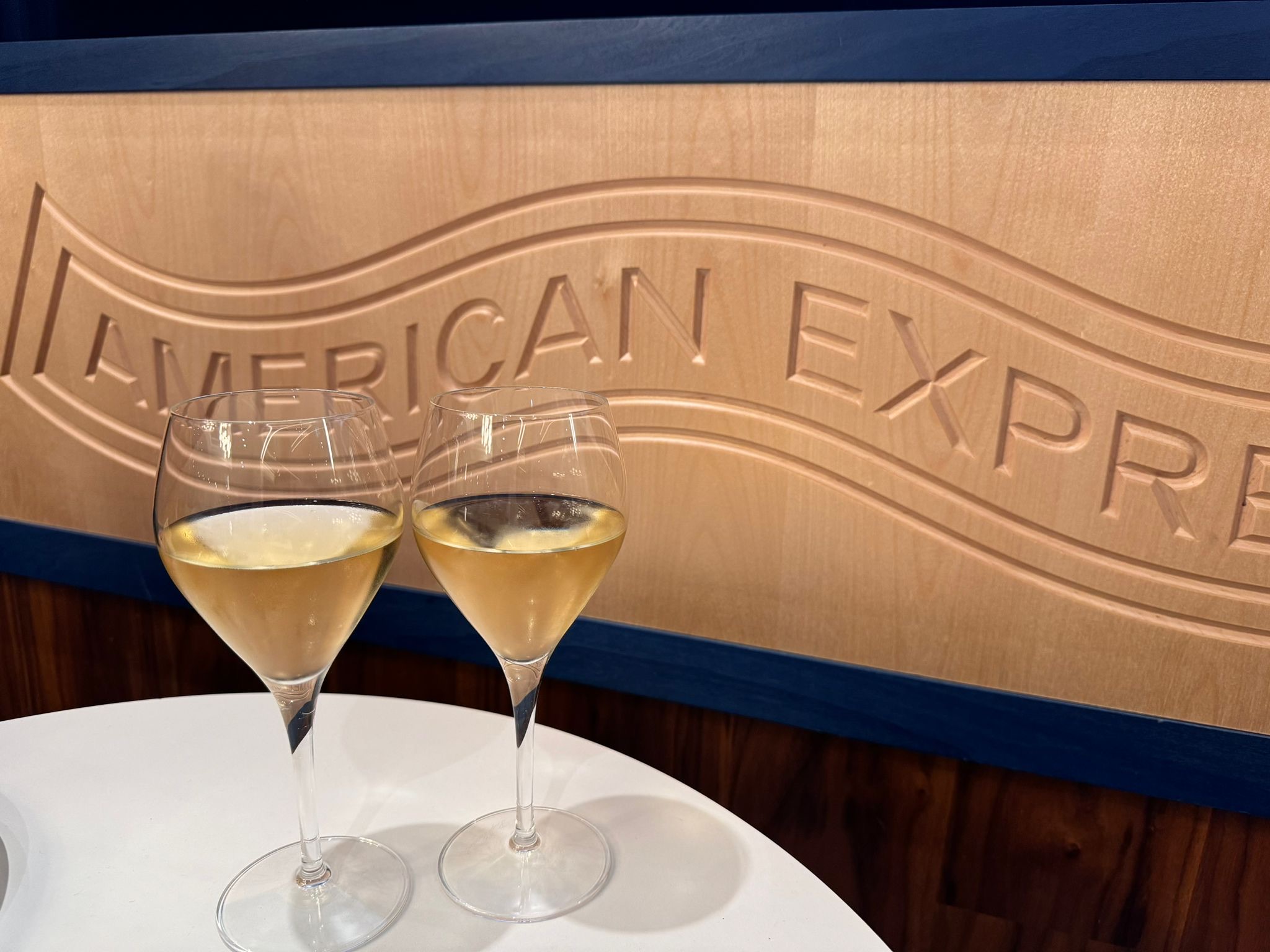 Joe and Alex having drinks in the Amex Centurion Lounge at London Heathrow Joe and Alex having drinks in the Amex Centurion Lounge at London Heathrow